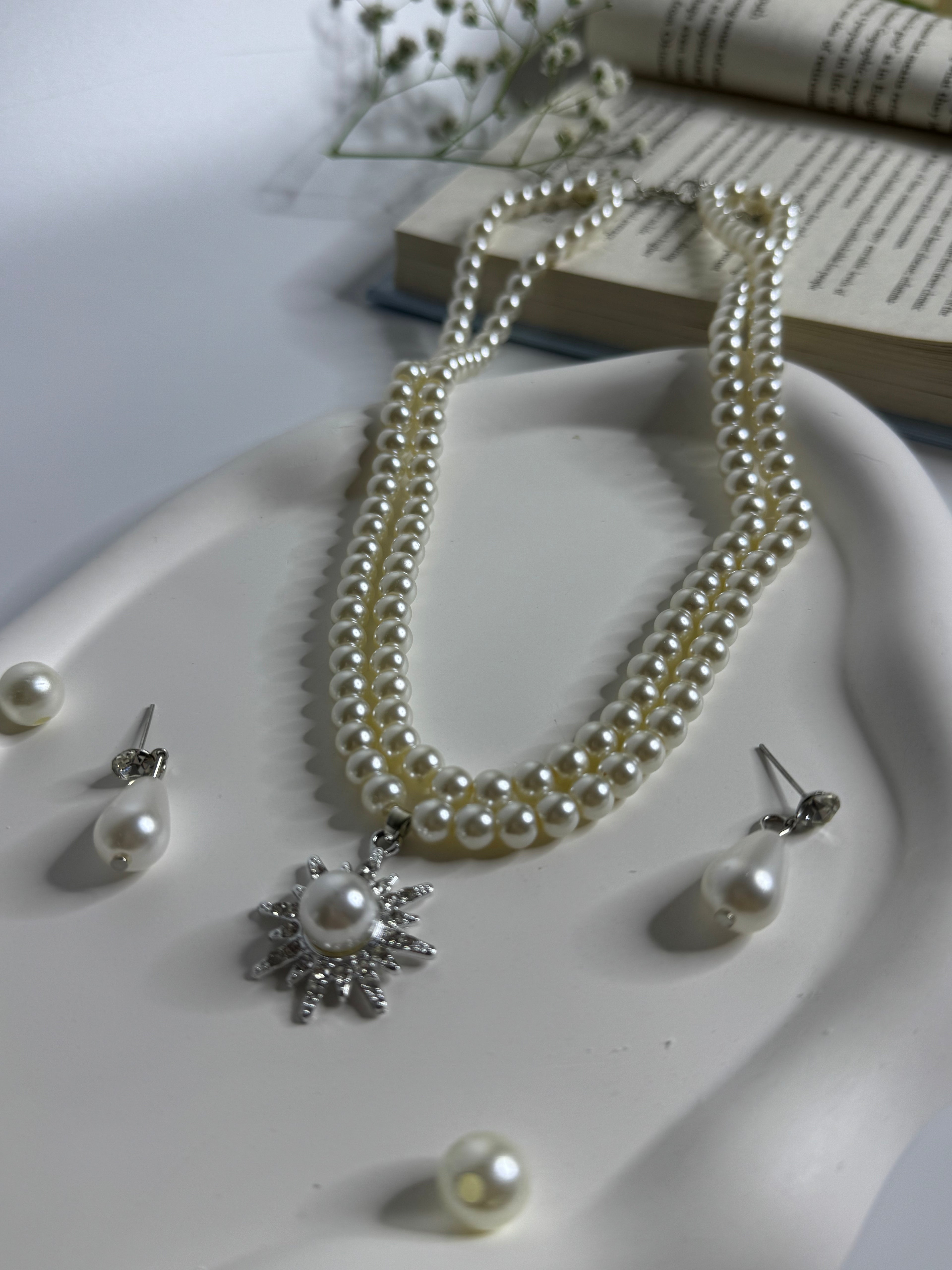 Pearl Star Pendant Necklace & Earring Set