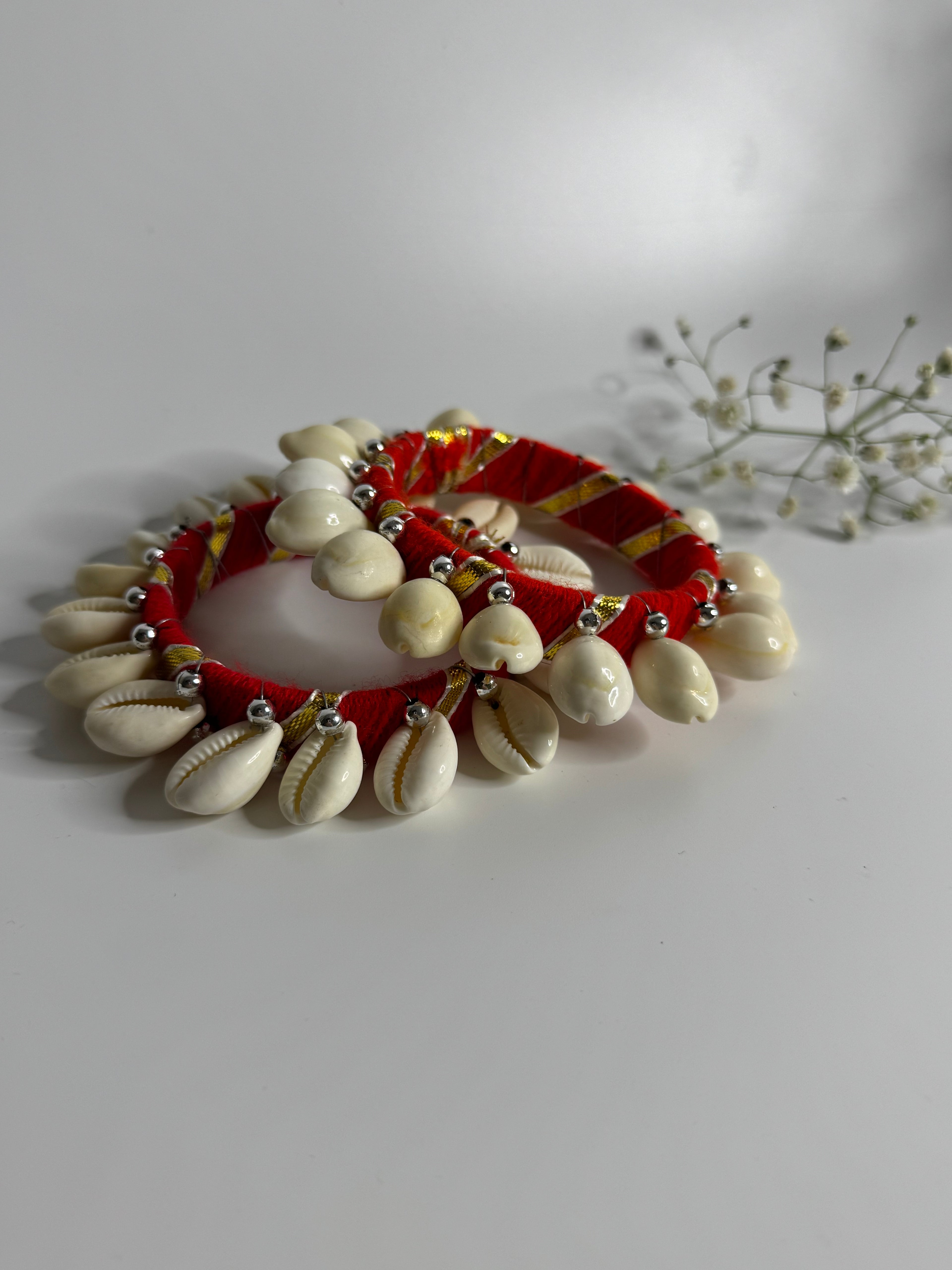 Fabric Wrapped Shell Charm Bracelet Set Red