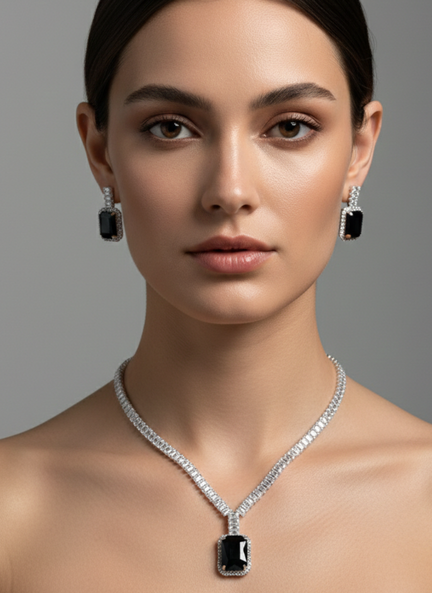 Timless Regal Necklace Set Silver & Black