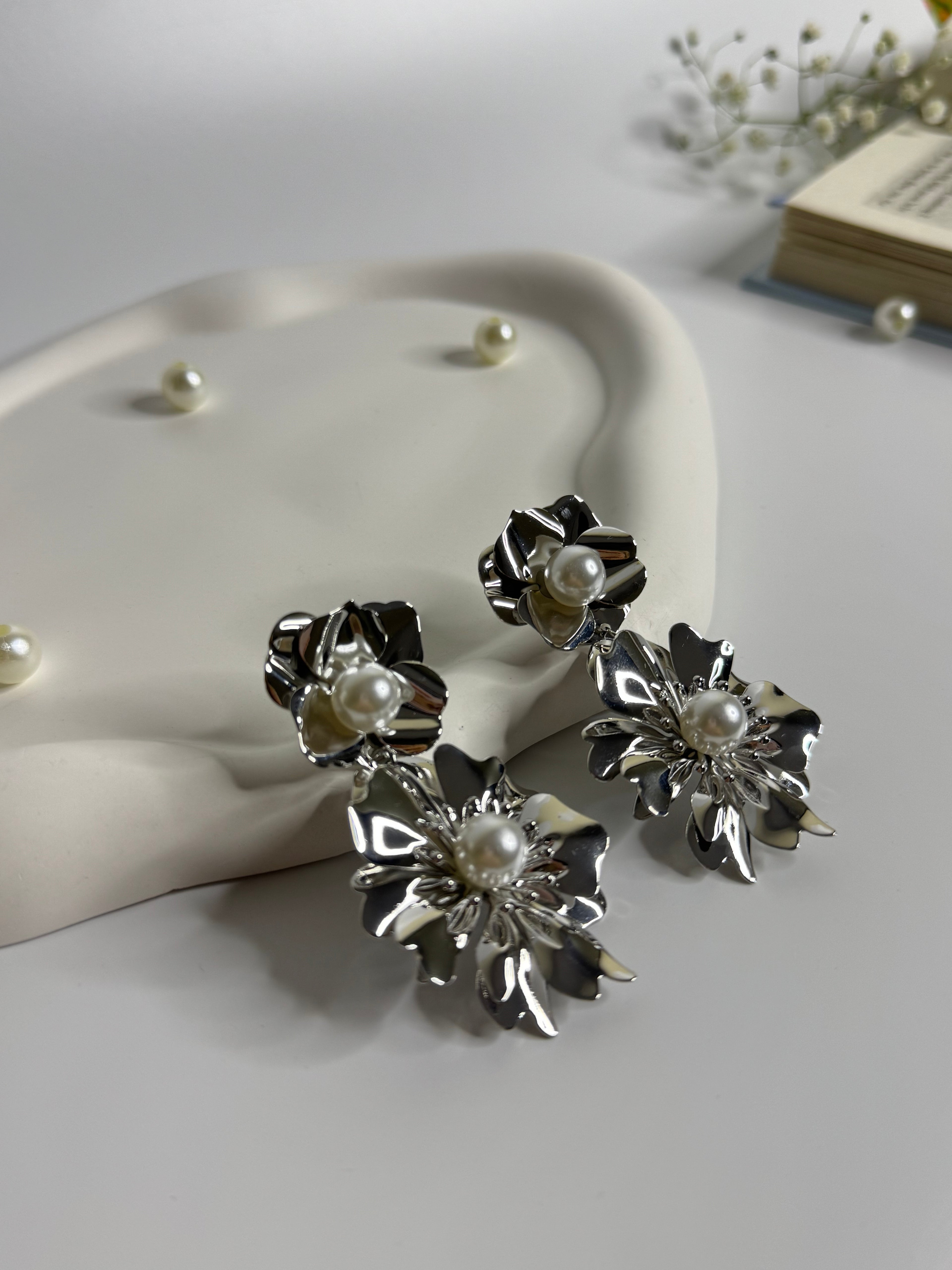 Pearl Bloom Metallic Flower Earrings Silver