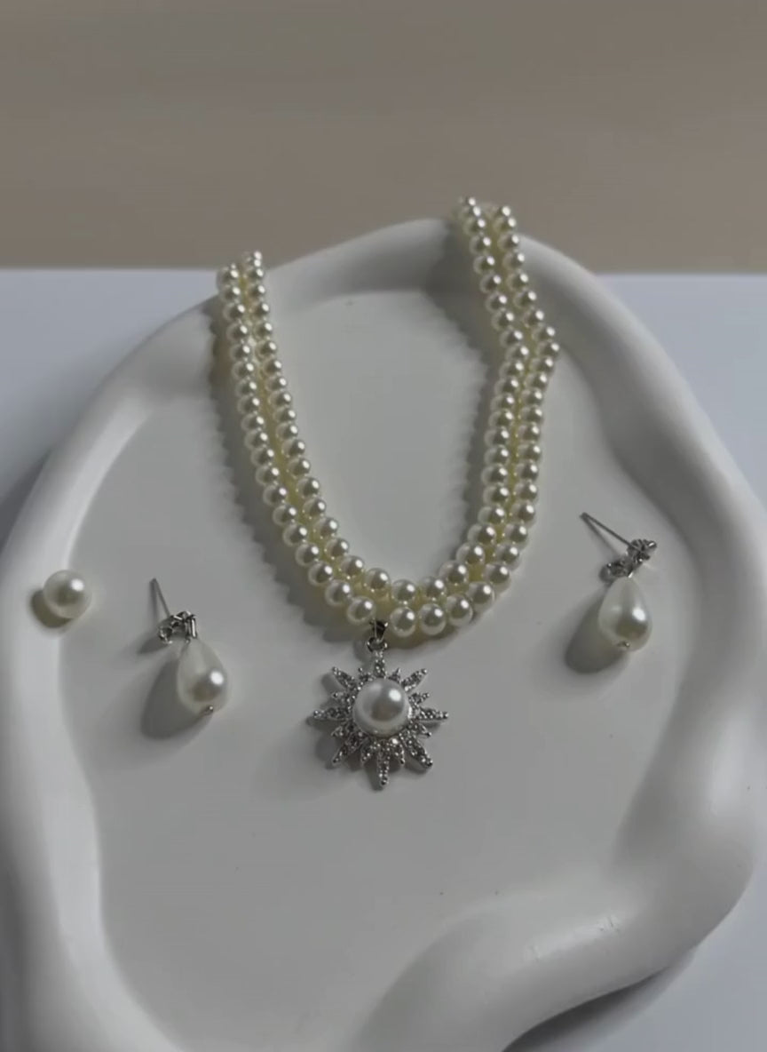 Pearl Star Pendant Necklace & Earring Set