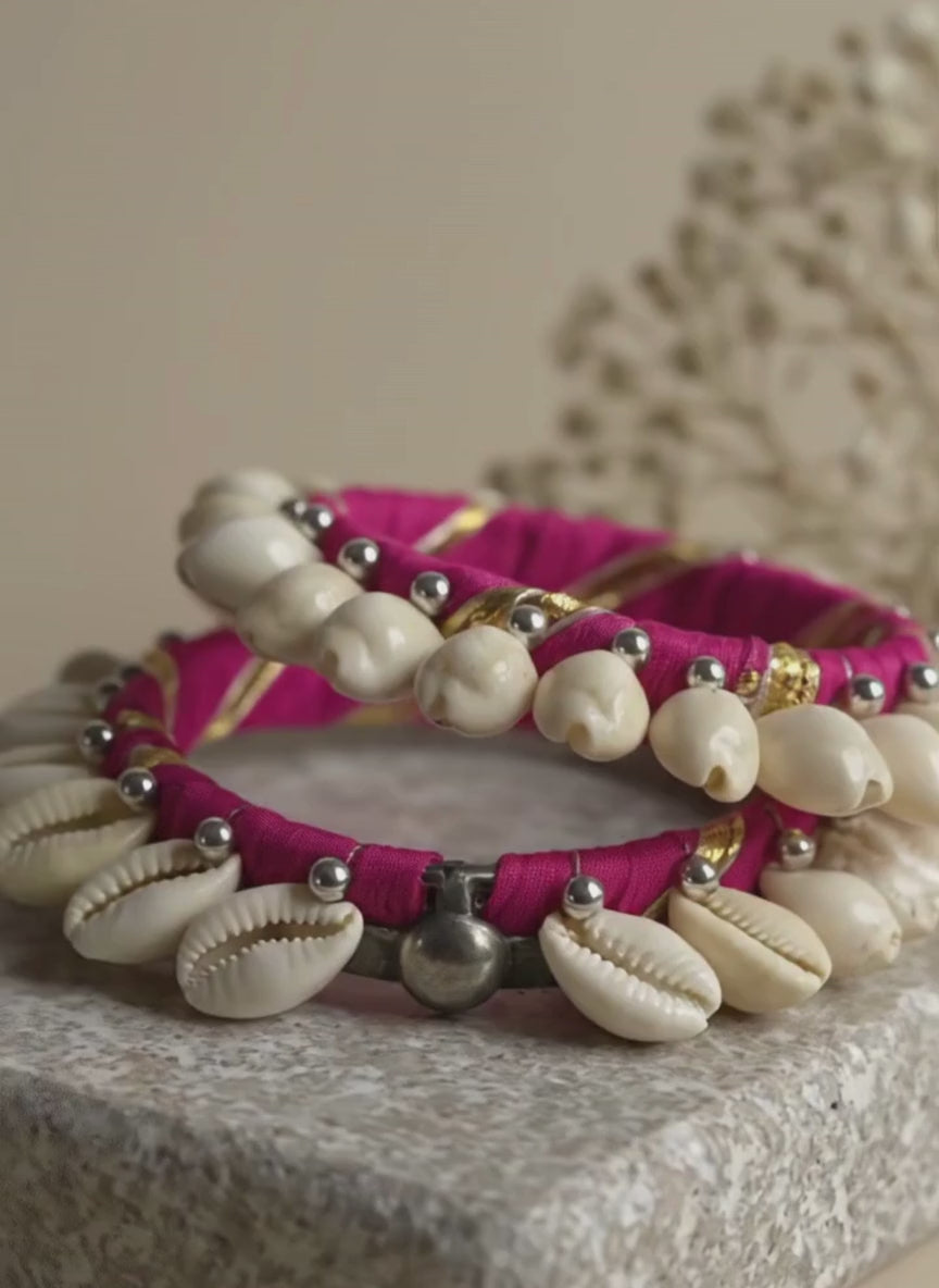 Fabric Wrapped Shell Charm Bracelet Set Pink