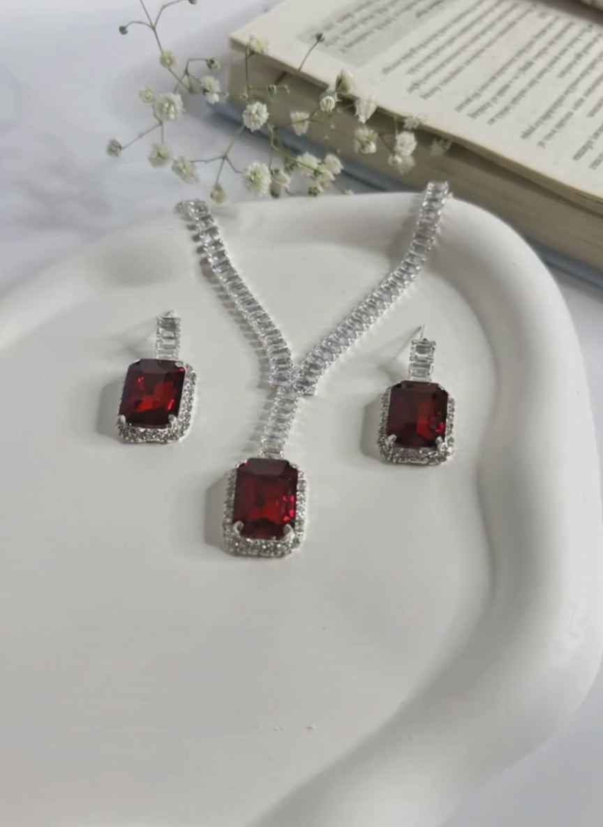 Timless Regal Necklace Set Silver & Red